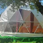 - Malibu' Bed & Breakfast 3*