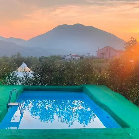 - Malibu' Bed & Breakfast
