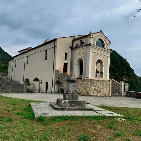 - Malibu' 3* Lauria Inferiore