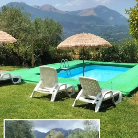 - Malibu' 3* Lauria Inferiore