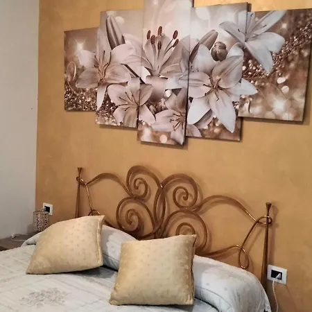 - Malibu' Bed & Breakfast 3*