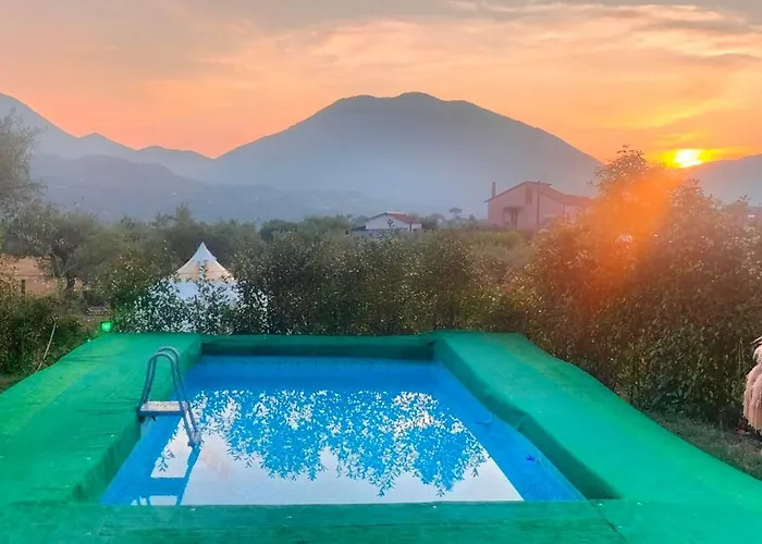 - Malibu' Guest house