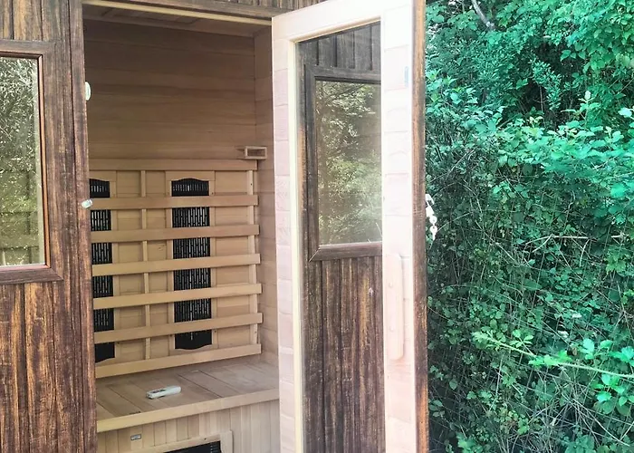 Guest house - Malibu' 3*